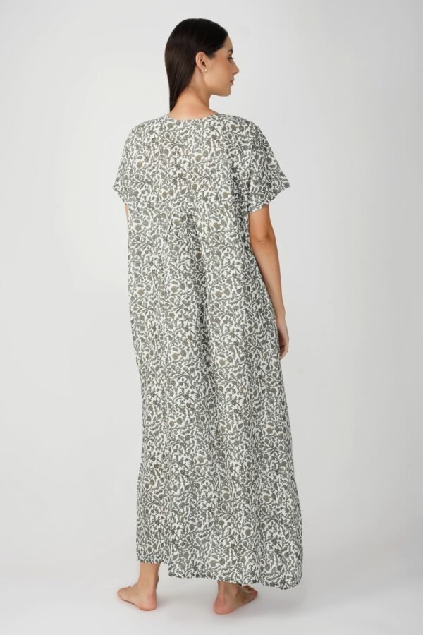 1.4 Grey - Button Closure Nighty D1