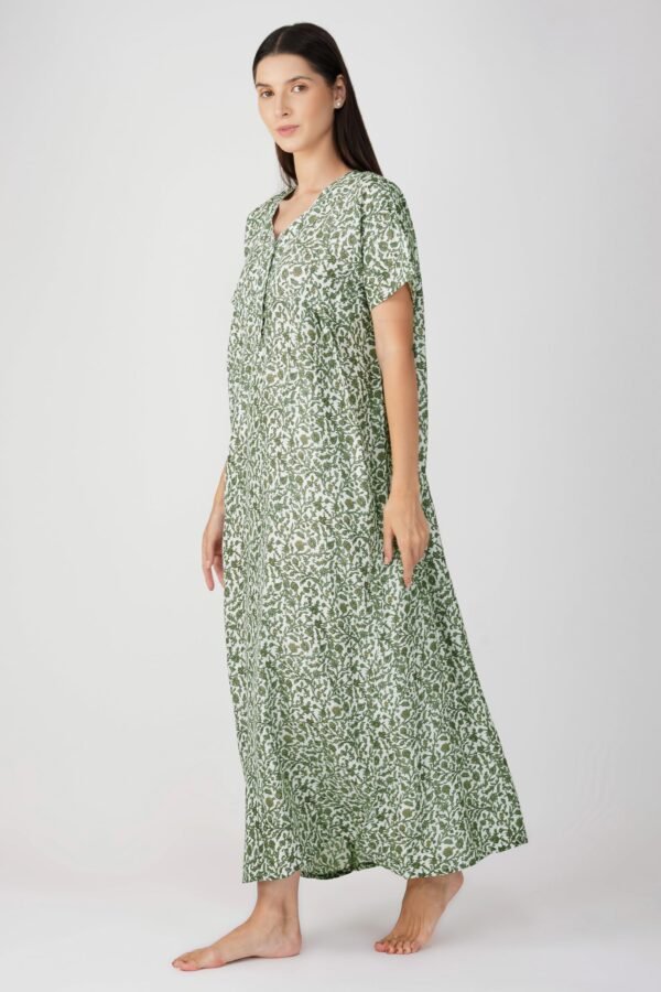 2.2 Green - Zipper Closure Nighty D1