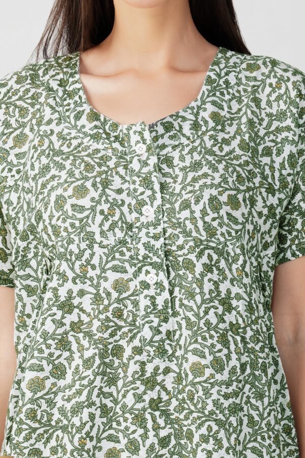 4.5 Green - Button Closure Nighty D1